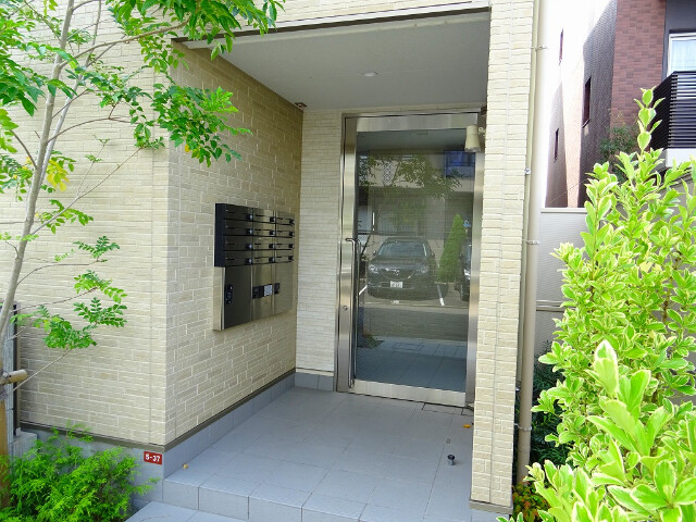 28/30 エントランス