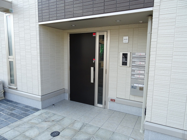 28/30 エントランス