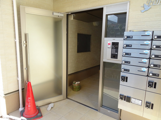 28/30 エントランス