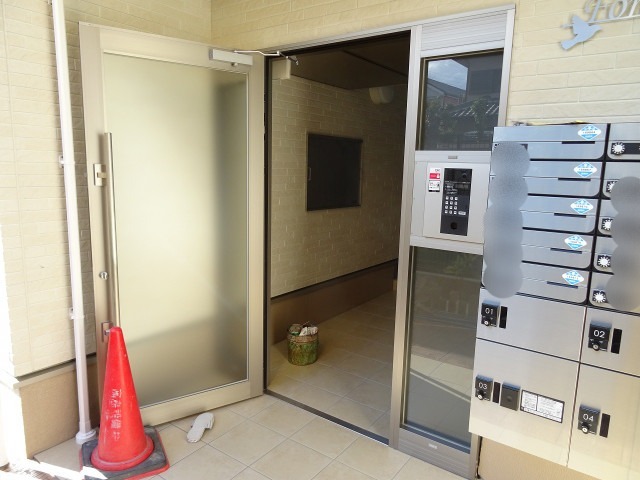 28/30 エントランス