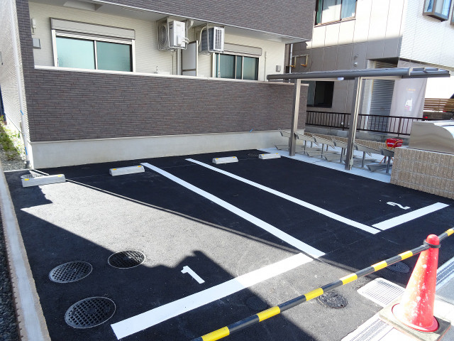 28/30 駐車場