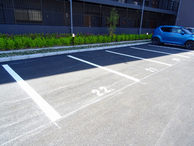 23/30 駐車場