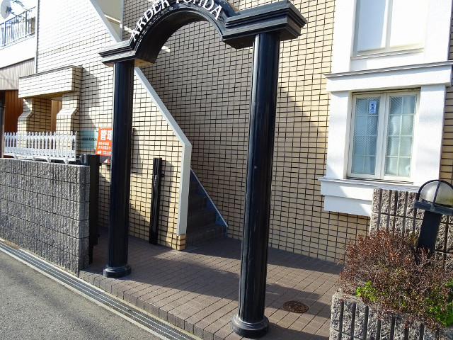 25/30 エントランス