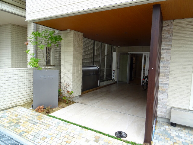 29/30 エントランス