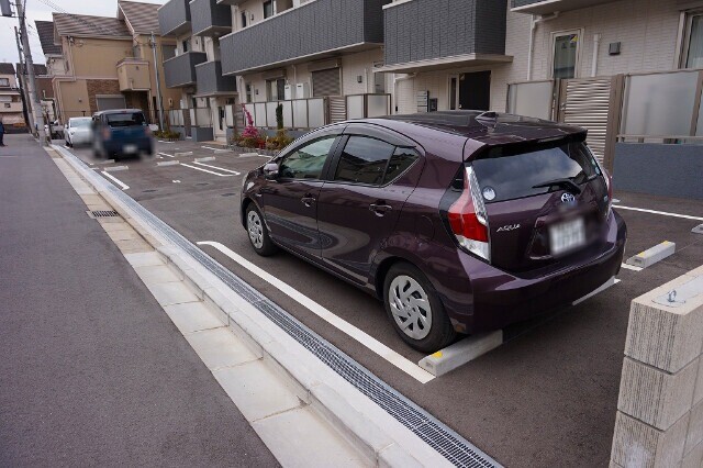 23/30 駐車場