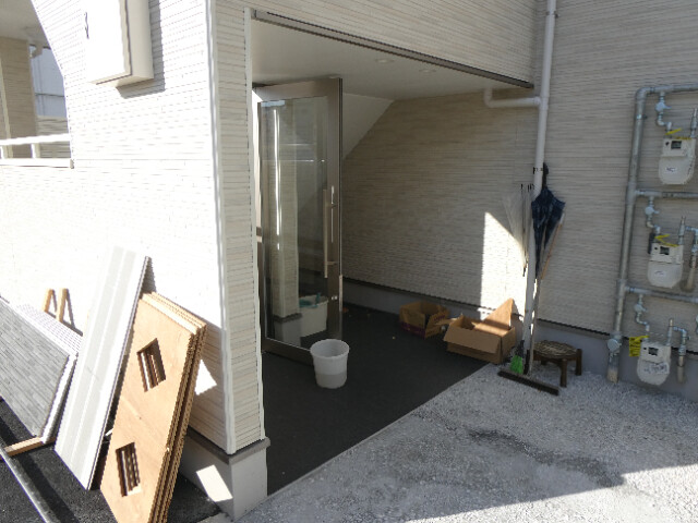 28/30 エントランス