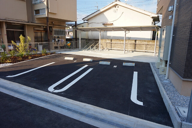 21/28 駐車場