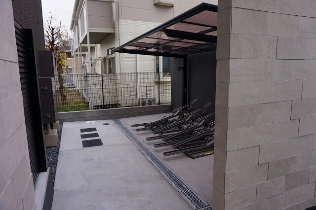 25/30 エントランス