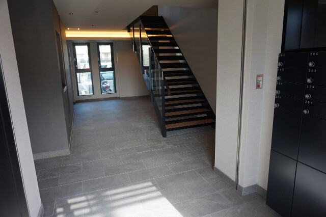 21/29 エントランス