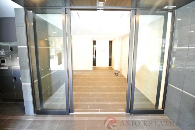 25/30 エントランス