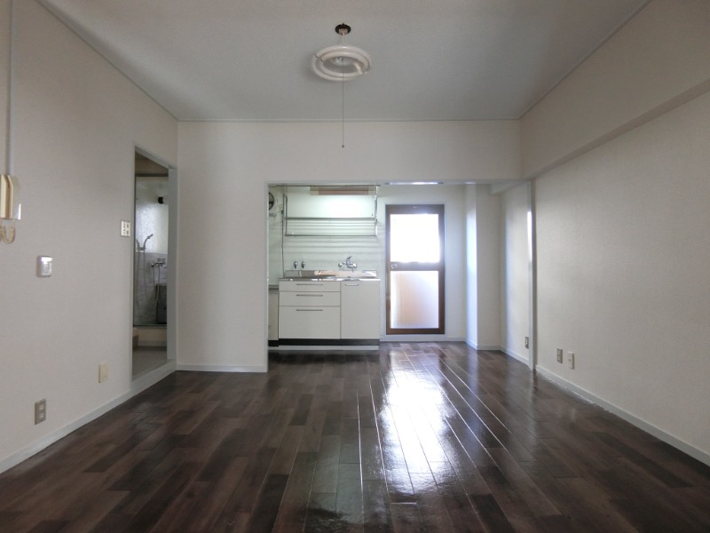 27/30 エントランス