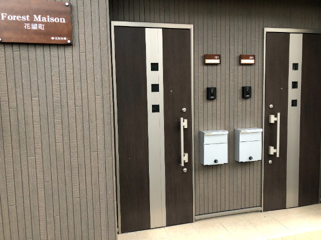 16/18 エントランス