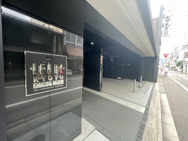 22/30 エントランス