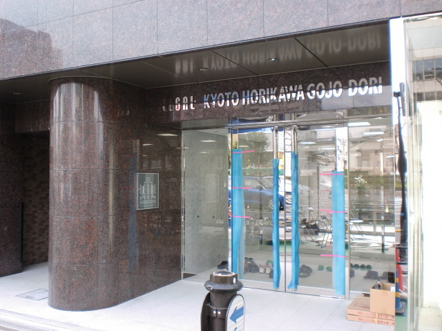 26/30 エントランス