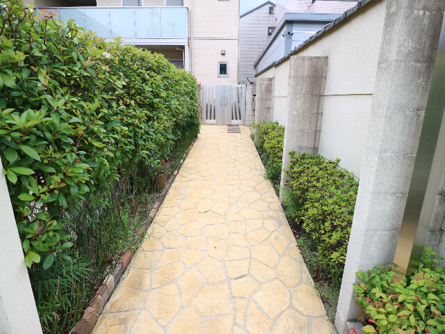 25/28 エントランス