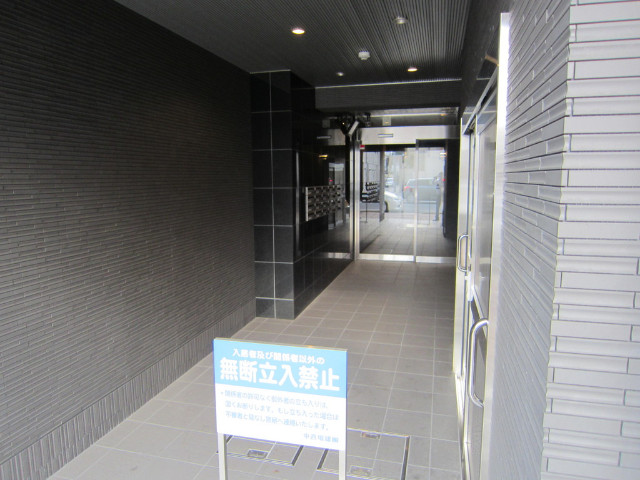 2/5 エントランス