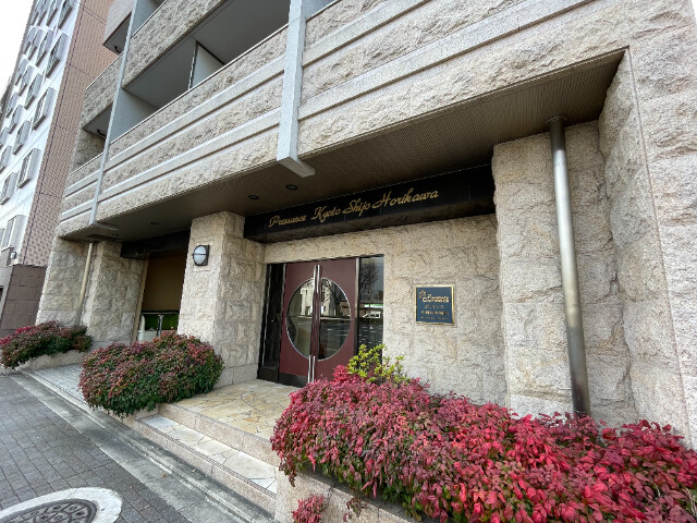 2/4 エントランス