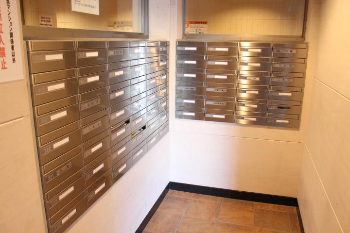 27/30 エントランス