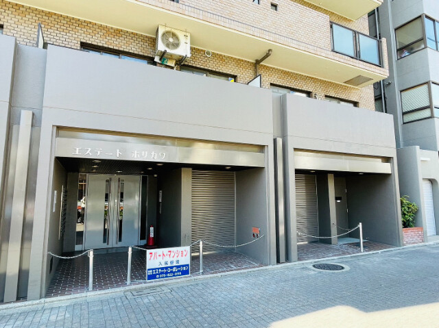 28/29 エントランス