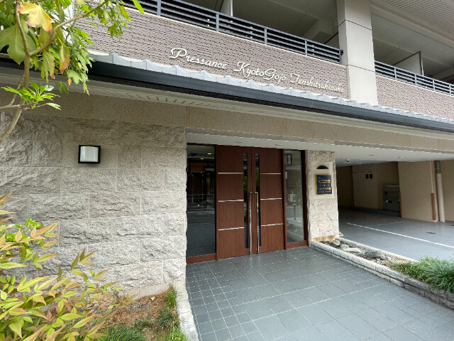 2/4 エントランス