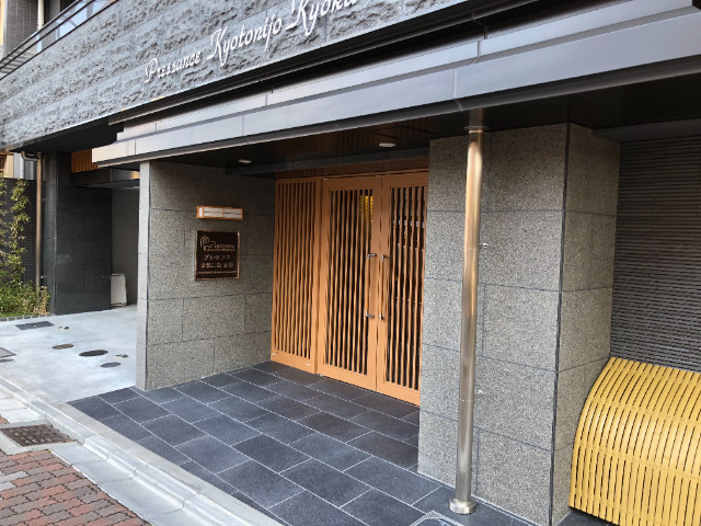 2/4 エントランス