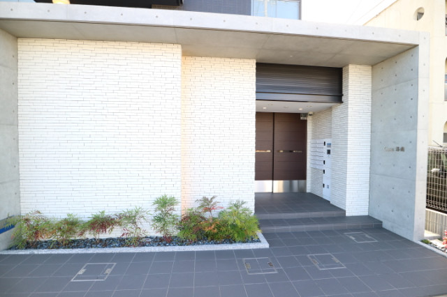 2/4 エントランス