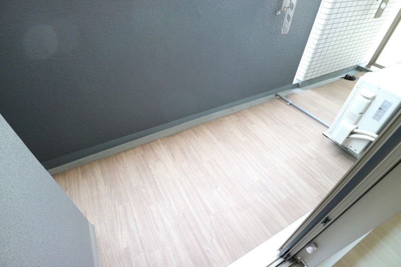 18/27 バルコニー