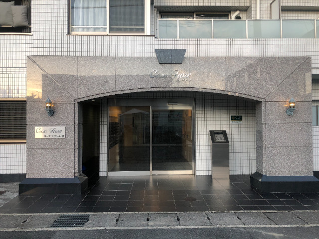 28/30 エントランス