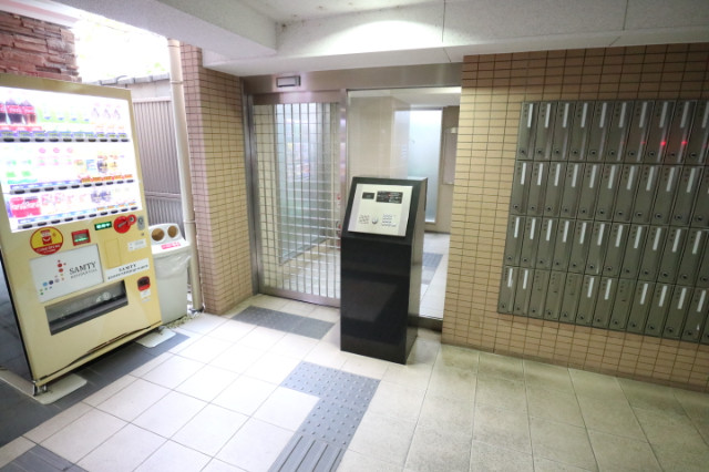 2/4 エントランス