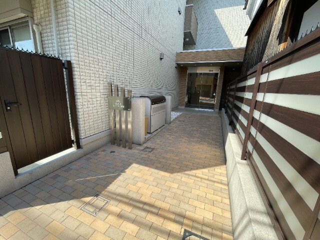 7/12 エントランス