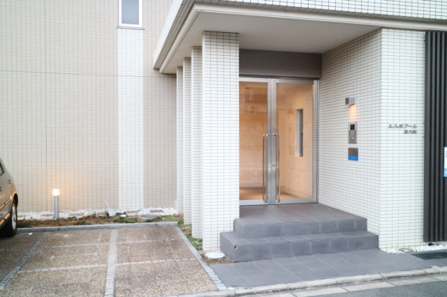 2/4 エントランス