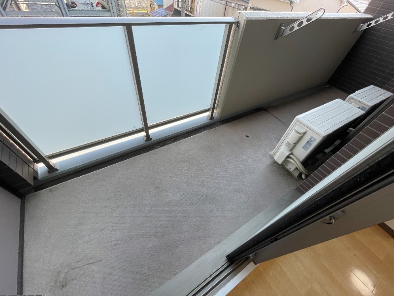 18/28 バルコニー