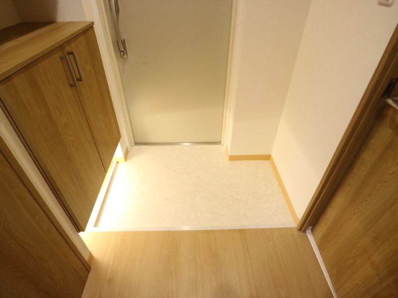13/30 玄関