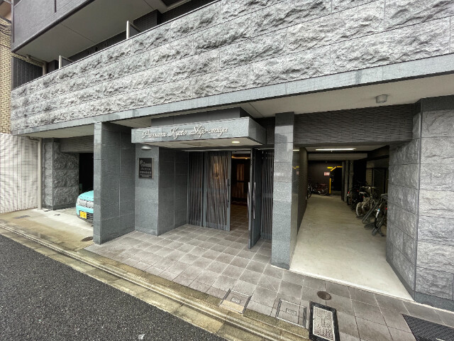 2/4 エントランス