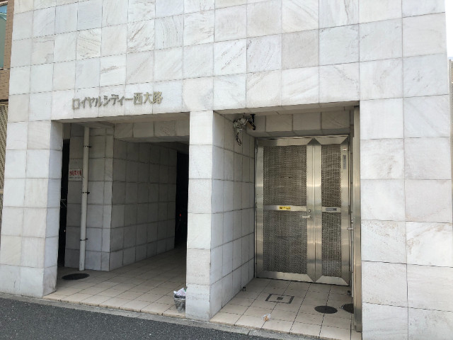 19/23 エントランス