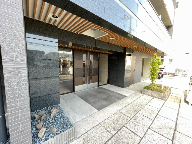 22/24 エントランス