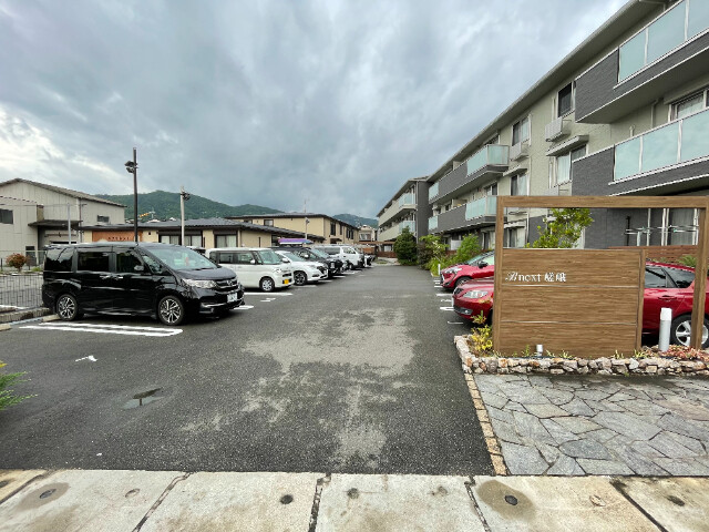 20/21 駐車場
