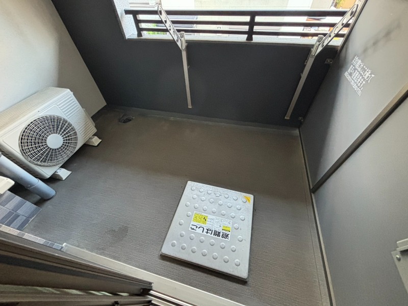 13/23 バルコニー