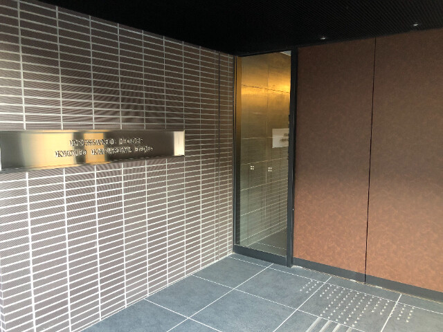 2/4 エントランス