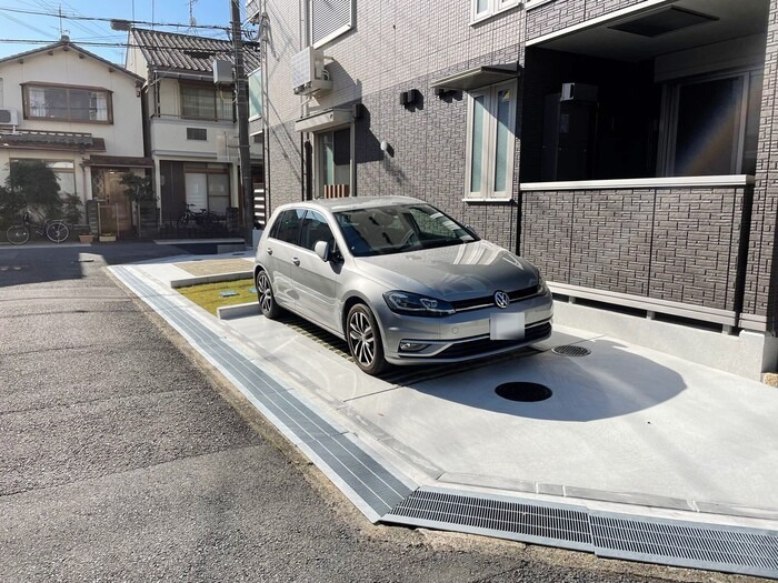 2/3 駐車場