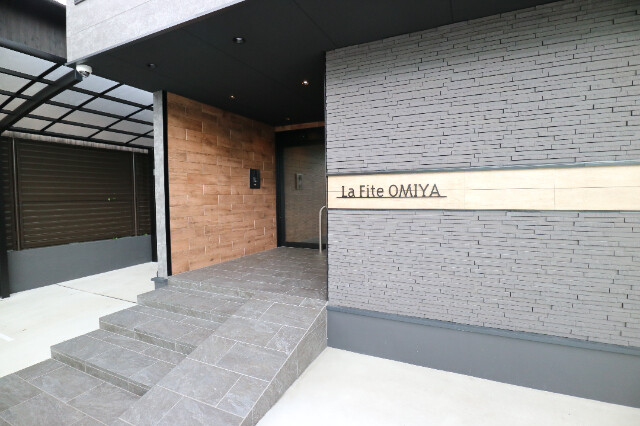 21/23 エントランス