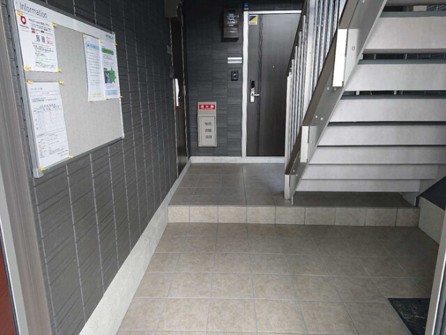 14/15 エントランス