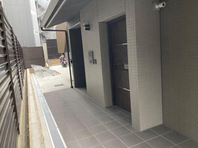 17/19 エントランス