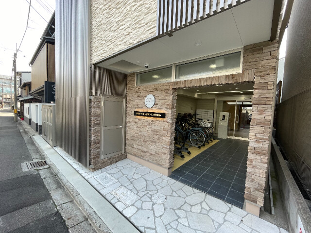 14/15 エントランス