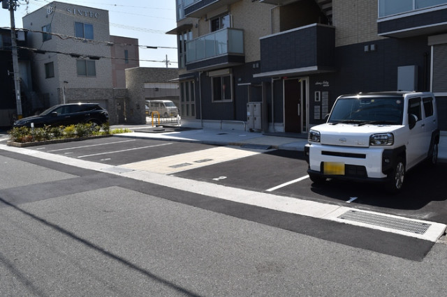 24/26 駐車場