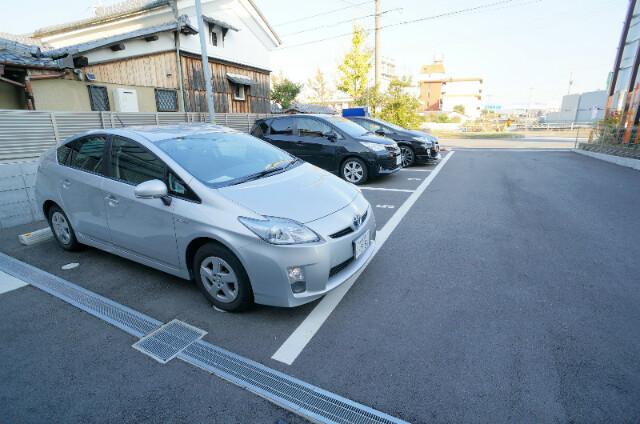 16/17 駐車場