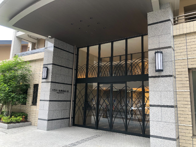 28/30 エントランス