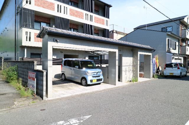 2/4 エントランス