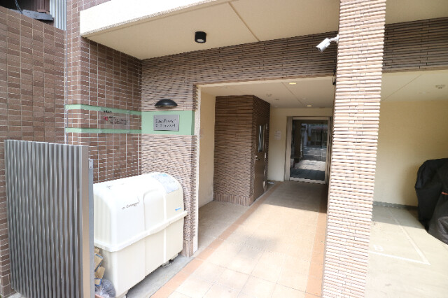 2/4 エントランス