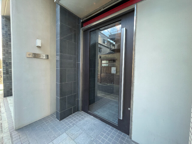 14/17 エントランス